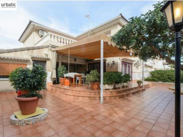 Chalet Venta Gandia, Santa Anna Urbanitzacions