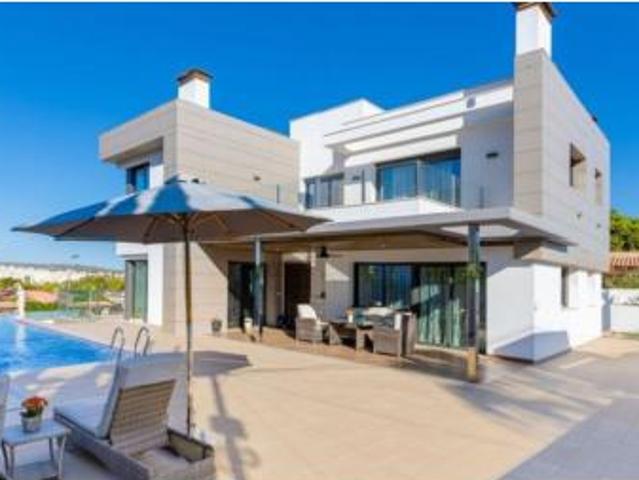 Chalet Venta Guadix, Balcones