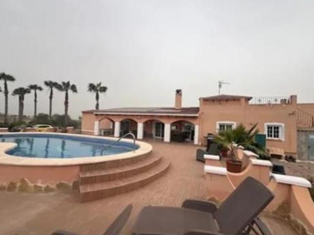 Chalet Venta Dolores, Dolores