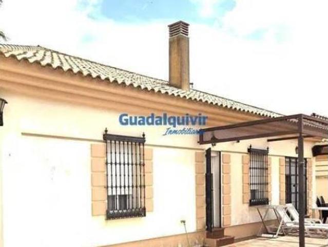 Chalet Venta Dos Hermanas, Entrenúcleos