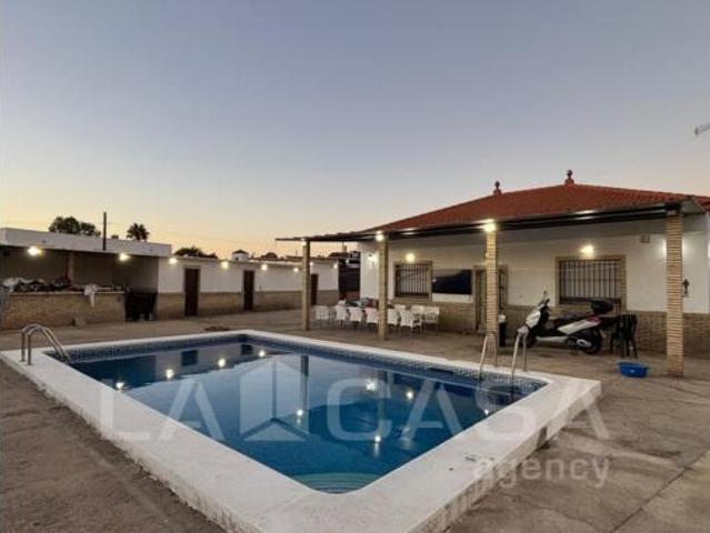 Chalet Venta Dos Hermanas, Entrenúcleos