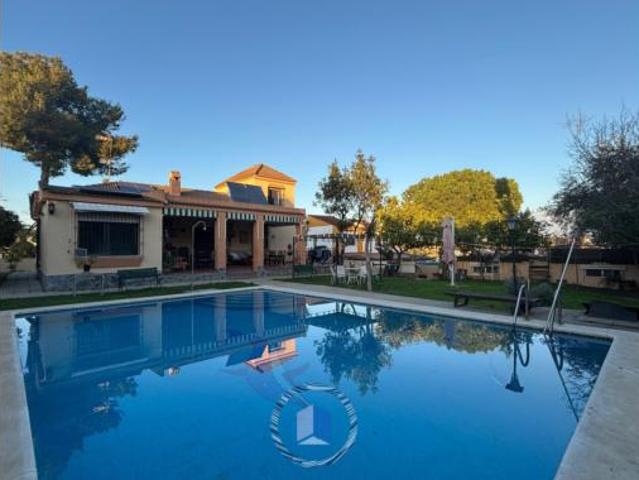 Chalet Venta Dos Hermanas, Entrenúcleos