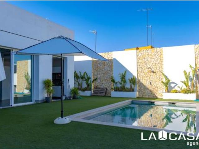 Chalet Venta Dos Hermanas, La Hacienda Nueva Andalucía