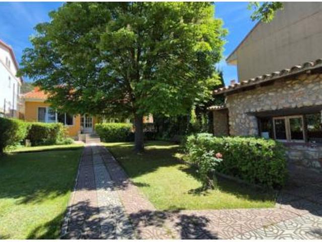 Chalet Venta Dueñas, Dueñas