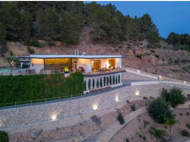Chalet Venta El Castell de Guadalest, El Castell de Guadalest