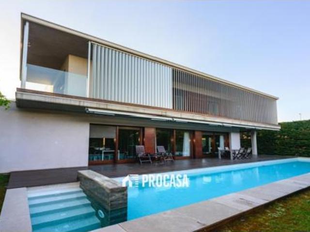 Chalet Venta Figueres, Parc Bosc Castell de Sant Ferran