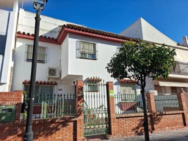 Chalet Venta Fuengirola, Pueblo López