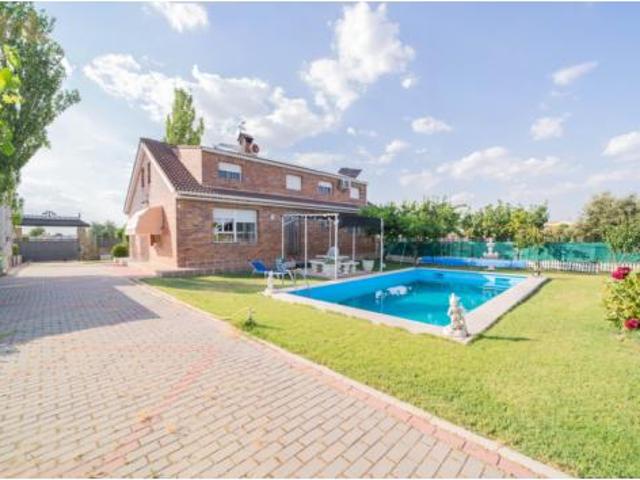 Chalet Venta Illescas, Zona de la Estación Cruz Roja