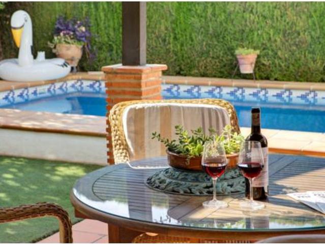 Chalet Venta Jun, Jun