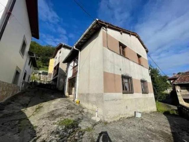 Chalet Venta Onís, Avín