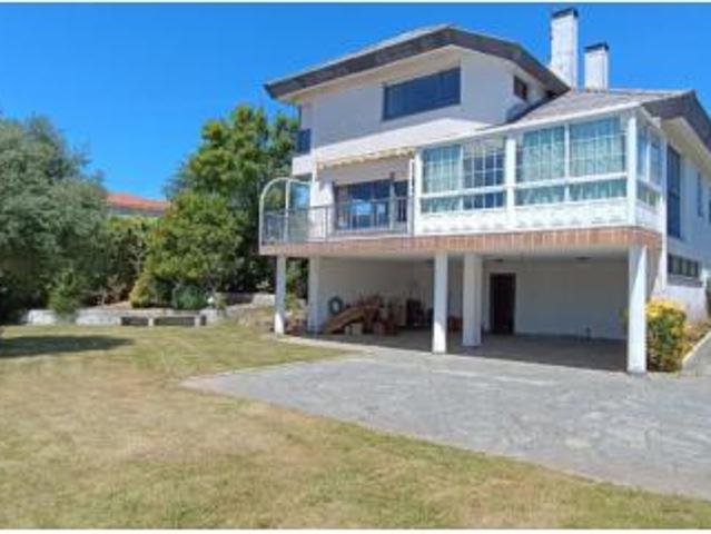 Chalet Venta Oleiros, Dexo Lorbé