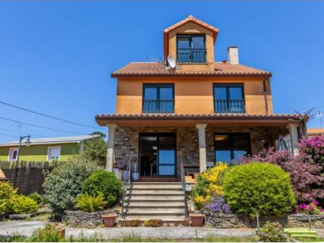 Chalet Venta Oleiros, Mera Serantes