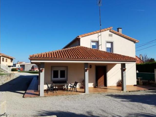Chalet Venta Oleiros, Núcleo
