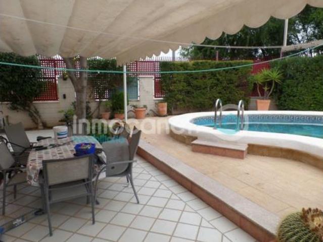 Chalet Venta Oliva, Nucli Urbà