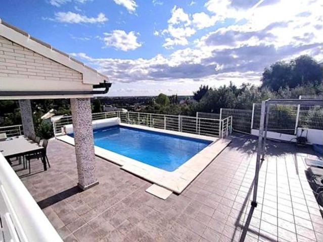 Chalet Venta Oliva, Nucli Urbà