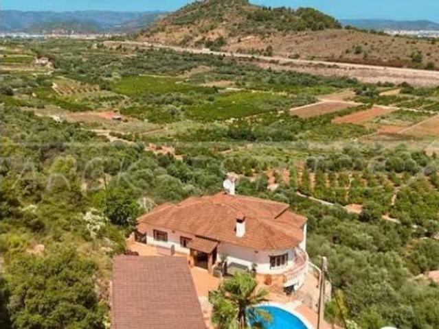 Chalet Venta Oliva, Nucli Urbà