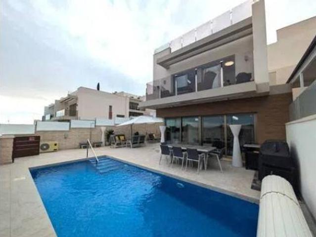Chalet Venta Orihuela, Las Filipinas Villamartín Canal Norte