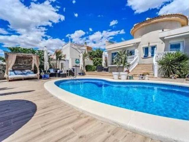 Chalet Venta Orihuela, Núcleo Urbano