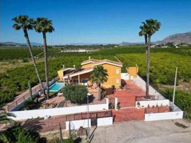 Chalet Venta Orihuela, Núcleo Urbano