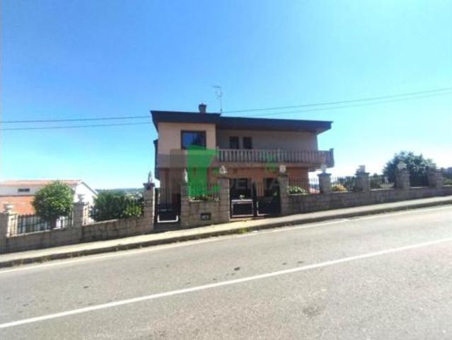 Chalet Venta Ourense Capital, A Carballeira