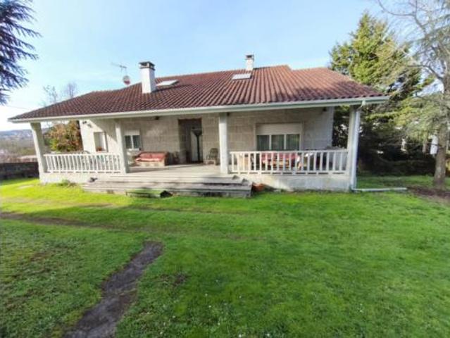 Chalet Venta Ourense Capital, Lagoas