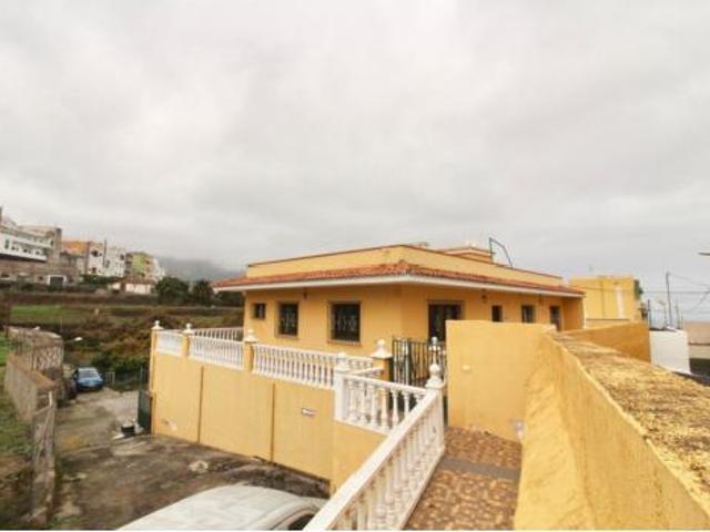 Chalet Venta La Guancha, Cruz del Brezo