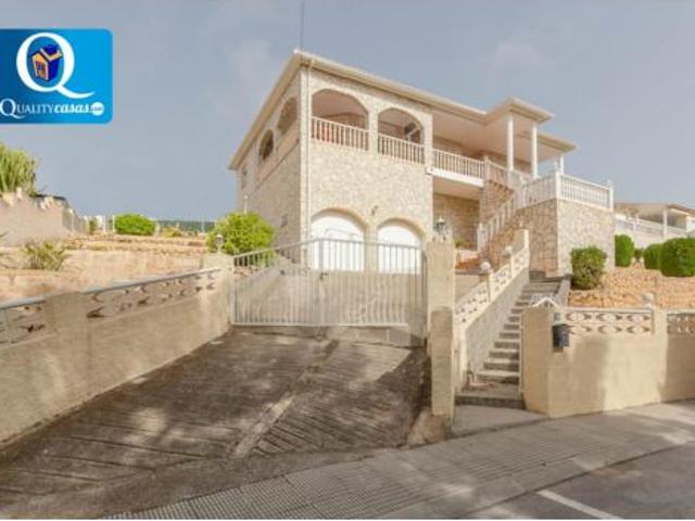 Chalet Venta La Nucia, Coloma