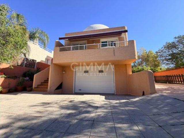 Chalet Venta La Nucia, Coloma