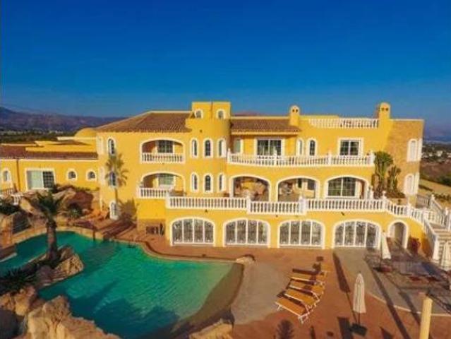 Chalet Venta La Nucia, Coloma