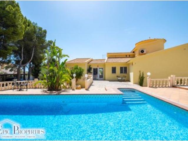 Chalet Venta La Nucia, Coloma