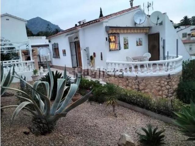 Chalet Venta La Nucia, Coloma