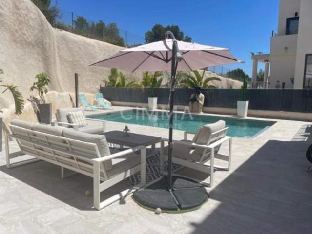 Chalet Venta La Nucia, Coloma