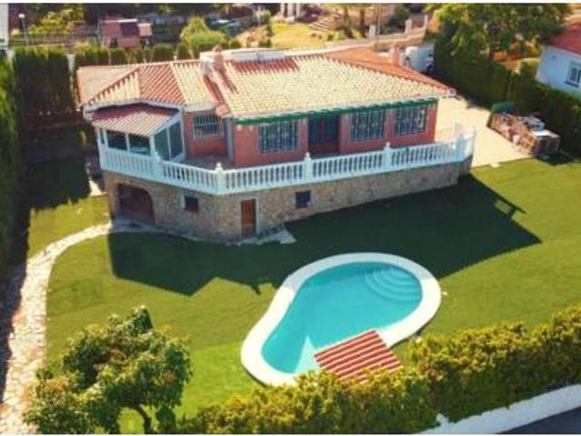 Chalet Venta La Nucia, Coloma
