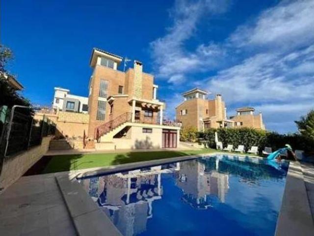 Chalet Venta La Nucia, Coloma