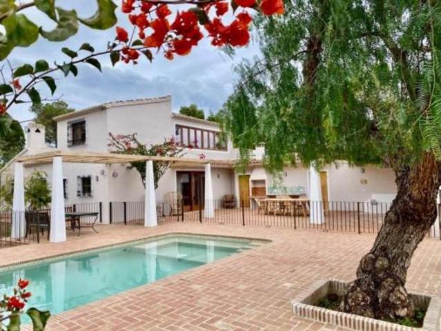 Chalet Venta L'Alfàs del Pi, Centro