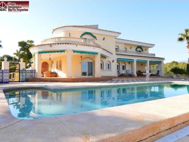 Chalet Venta L'Alfàs del Pi, Urbanizaciones