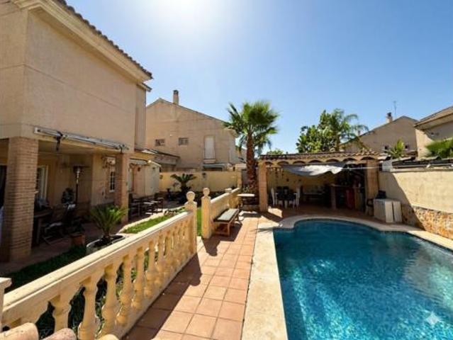 Chalet Venta L'Eliana, Centre