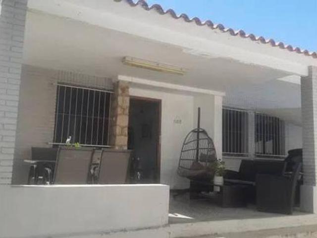 Chalet Venta L'Eliana, Centre