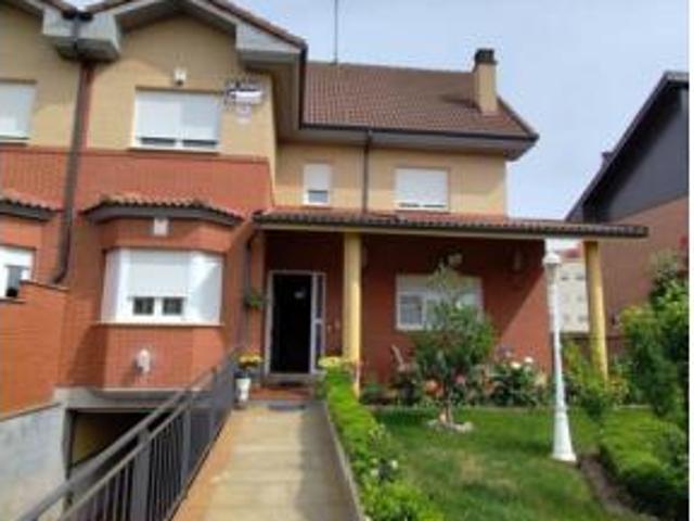 Chalet Venta León Capital, Las Eras de Renueva