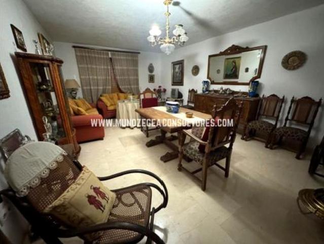 Chalet Venta Lucena, Lucena