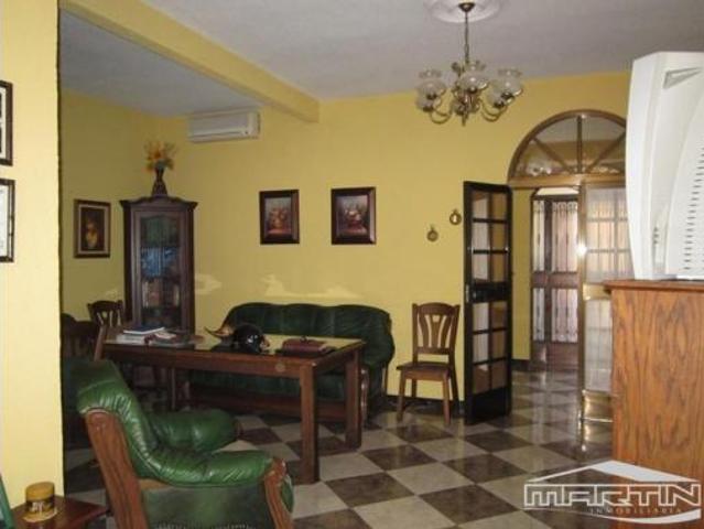 Chalet Venta Lucena, Lucena