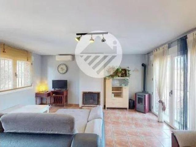 Chalet Venta Lucillos, Lucillos