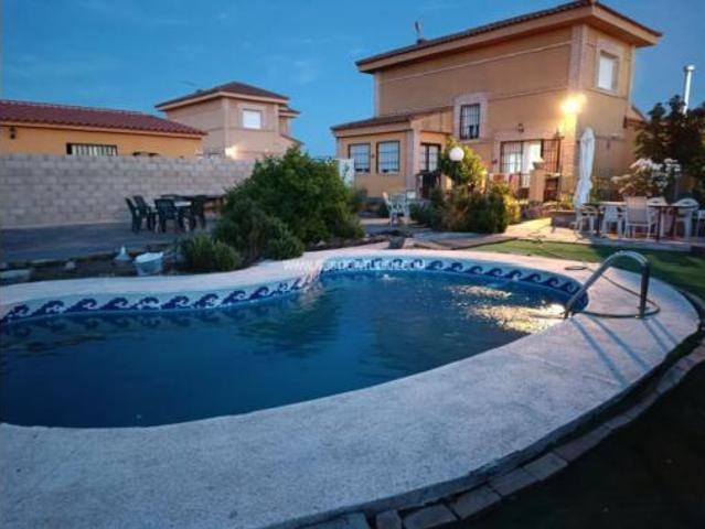 Chalet Venta Lucillos, Lucillos