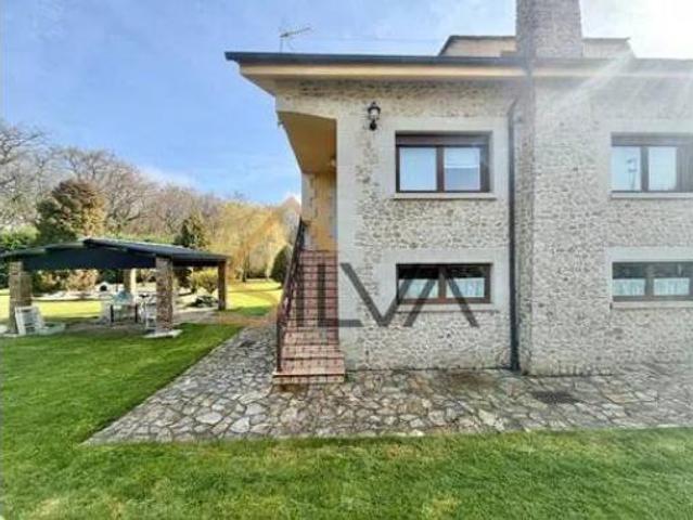Chalet Venta Lugo Capital, Parroquias Este