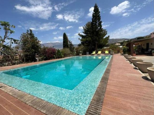 Chalet Venta Motril, La Garnatilla