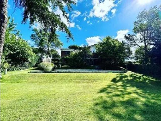 Chalet Venta Majadahonda, Los Satélites Roza Martín