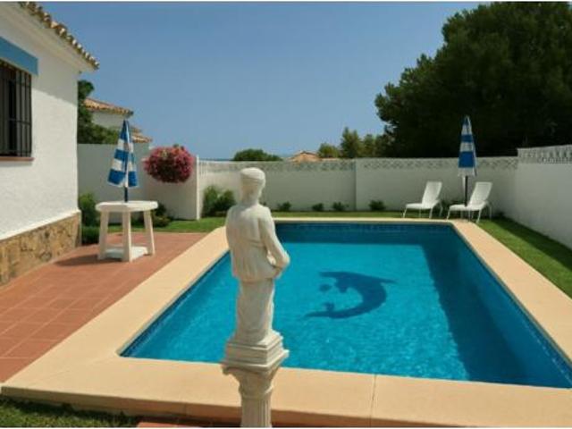 Chalet Venta Manilva, Núcleo