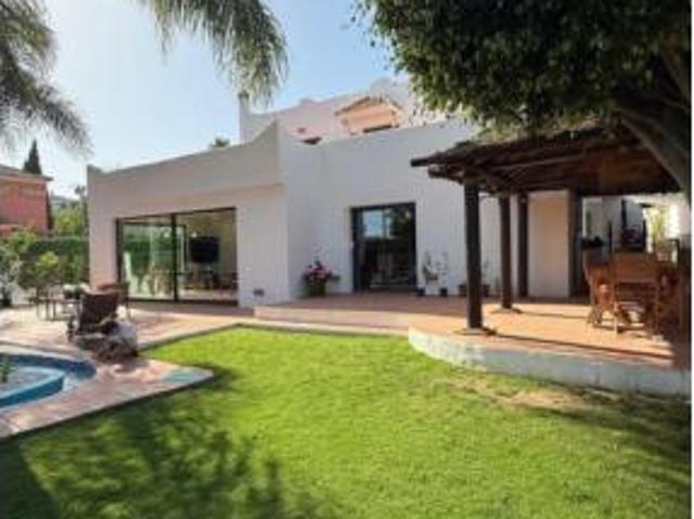 Chalet Venta Marbella, Centro