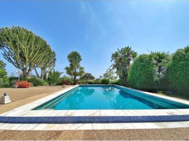 Chalet Venta Marbella, Centro