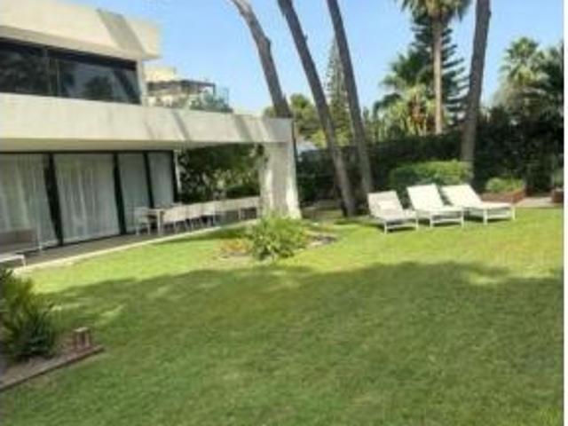Chalet Venta Marbella, Centro